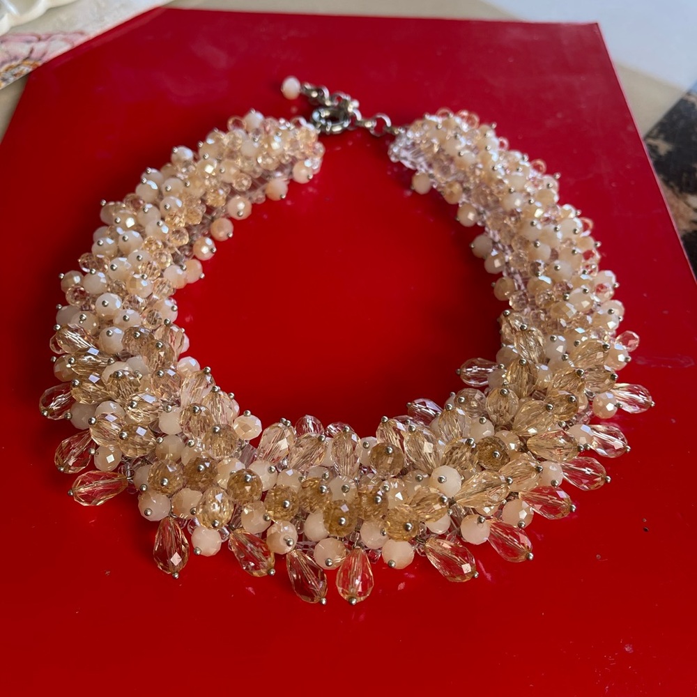 Elegant crystal beads necklace